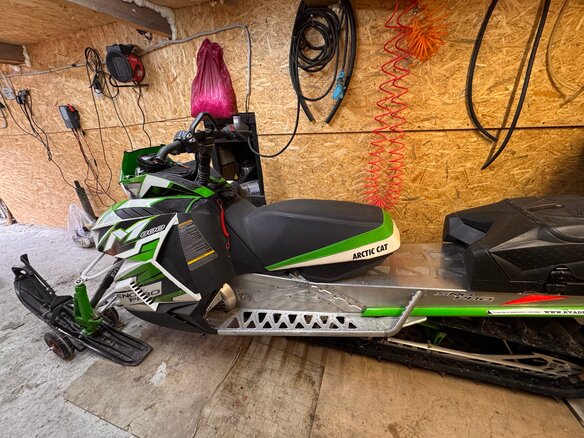 2013 Arctic Cat M-Series, зелёный, 800000 рублей