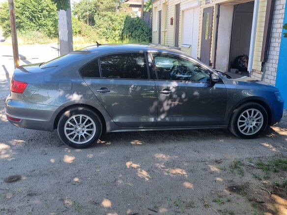 2014 Volkswagen Jetta VI, серый, 1010000 рублей - вид 3