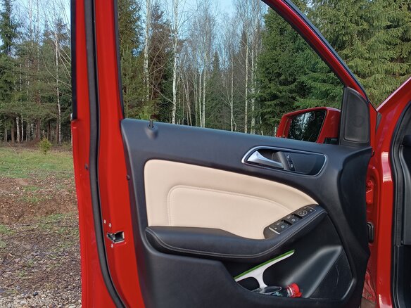 2017 Mercedes-Benz B-Класс 250 e II (W246) Рестайлинг, красный, 1700000 рублей - вид 18