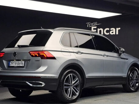 2022 Volkswagen Tiguan II Рестайлинг, серый, 2533000 рублей, вид 4