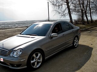 2004 Mercedes-Benz C-Класс 230 II (W203) Рестайлинг, серый, 1150000 рублей, вид 1