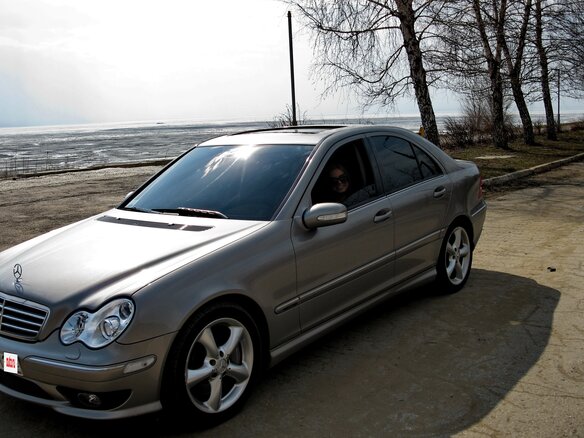 2004 Mercedes-Benz C-Класс 230 II (W203) Рестайлинг, серый, 1150000 рублей