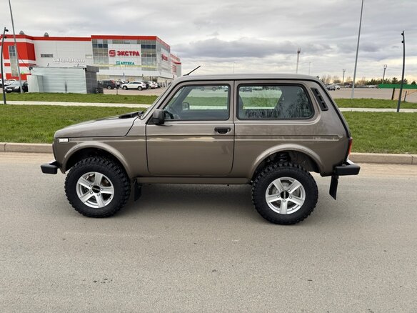 2024 Lada (ВАЗ) Niva Legend I, коричневый, 1600000 рублей - вид 7