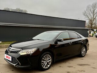 2016 Toyota Camry VII (XV50) Рестайлинг, чёрный, 1940000 рублей, вид 1
