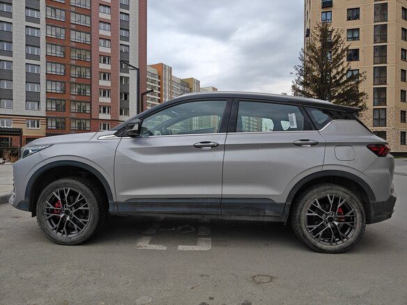 2025 Geely Coolray (Binyue L) I Рестайлинг 2, серебристый, 2500000 рублей - вид 4