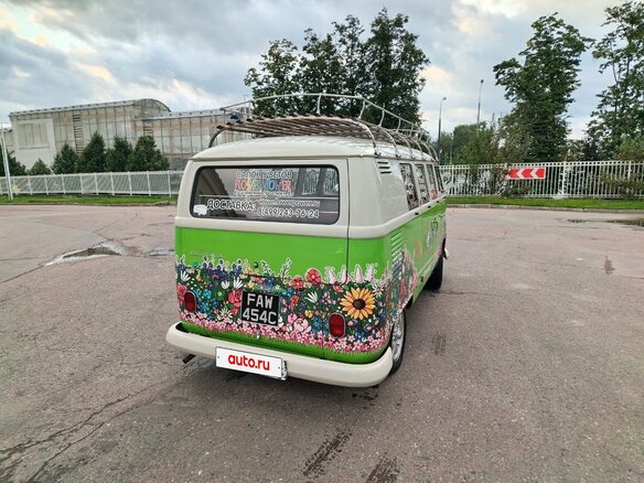 1965 Volkswagen Type 2 T1, зелёный - вид 4