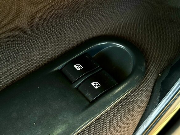 2007 Renault Megane II Рестайлинг, серебристый, 429000 рублей - вид 9