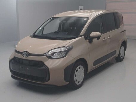 2023 Toyota Sienta III, бежевый, 1320000 рублей, вид 1