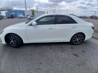 2019 Toyota Mark X II Рестайлинг 2, белый, 2400000 рублей, вид 4