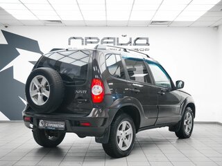 2014 Chevrolet Niva I Рестайлинг, коричневый, 529000 рублей, вид 3