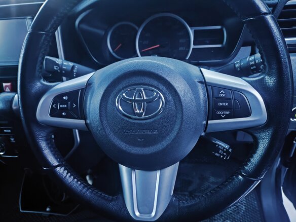2017 Toyota Roomy I, синий, 985000 рублей - вид 4