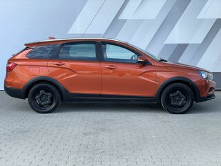 2019 Lada (ВАЗ) Vesta SW Cross I, оранжевый, 925000 рублей, вид 4