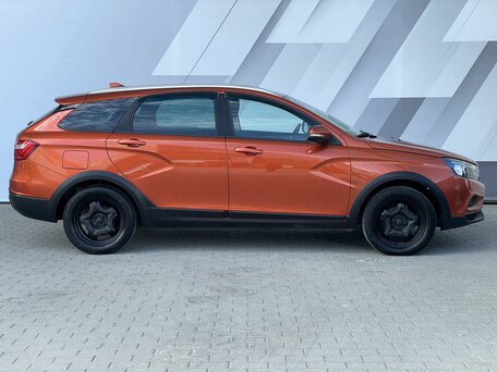2019 Lada (ВАЗ) Vesta SW Cross I, оранжевый, 925000 рублей, вид 4
