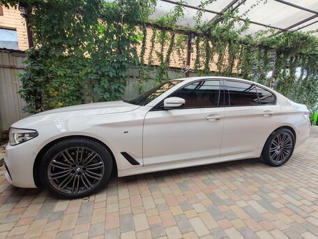 2019 BMW 5 серии 520d VII (G30/G31/G38), белый, 3520000 рублей, вид 3