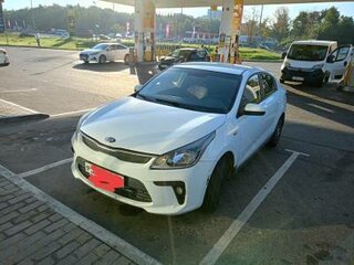 2019 Kia Rio IV, белый, 800000 рублей, вид 1