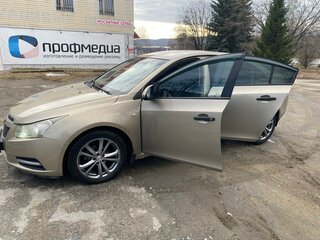 2010 Chevrolet Cruze I, бежевый, 450000 рублей, вид 4