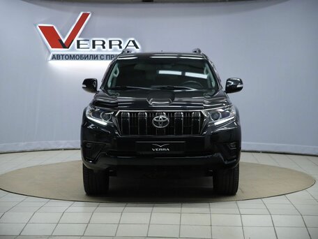 2020 Toyota Land Cruiser Prado 150 Series Рестайлинг 3, чёрный, 5290000 рублей, вид 2