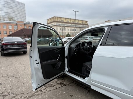 2022 Audi Q2 L 35 TFSI I Рестайлинг, белый, 1940000 рублей, вид 4