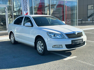 2013 Skoda Octavia II (A5) Рестайлинг, белый, 1100000 рублей, вид 3
