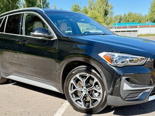 2021 BMW X1 28i xDrive II (F48) Рестайлинг, чёрный, 3480000 рублей, вид 4