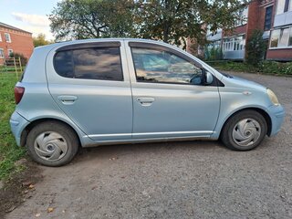 2003 Toyota Vitz I (P10), голубой, 330000 рублей, вид 2