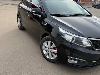 2017 Kia Rio III Рестайлинг, чёрный, 1200000 рублей, вид 3