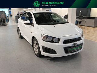 2014 Chevrolet Aveo II, белый, 499000 рублей, вид 1