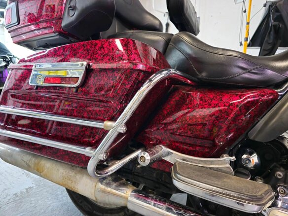 2011 Harley-Davidson Electra Glide, красный, 1300000 рублей - вид 3