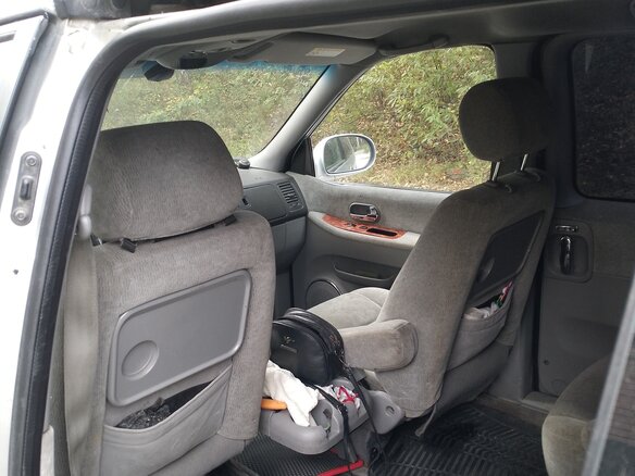 2005 Kia Carnival I Рестайлинг, серебристый, 480000 рублей - вид 7