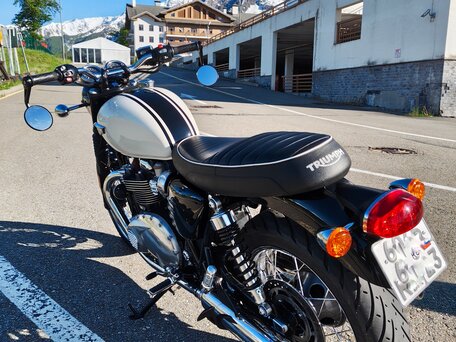 2016 Triumph Bonneville T120, белый, 850000 рублей, вид 4