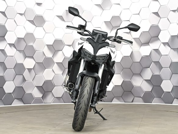 2025 Honda CB 1000 Hornet, белый - вид 4