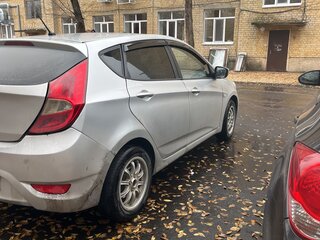 2011 Hyundai Solaris I, серебристый, 450000 рублей, вид 4