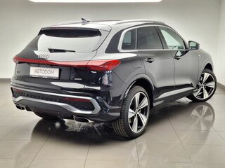 2025 Audi Q5 40 TFSI III (GU), чёрный, 7250000 рублей, вид 3