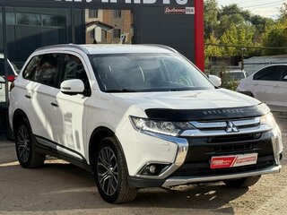 2017 Mitsubishi Outlander III Рестайлинг 2, белый, 1970000 рублей, вид 2