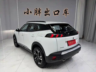 2022 Peugeot 2008 II, белый, 1700000 рублей, вид 4