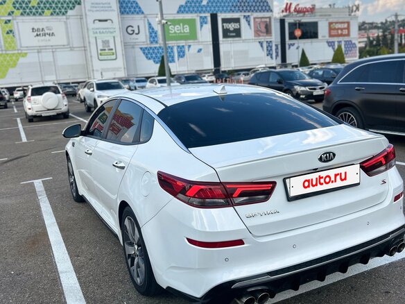 2019 Kia Optima IV Рестайлинг, белый, 1500000 рублей - вид 8