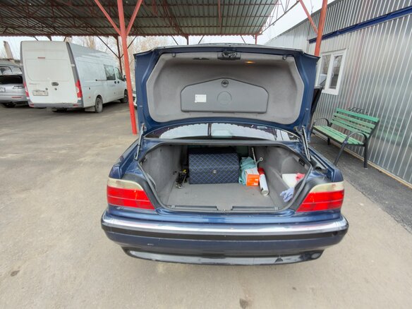 1997 BMW 7 серии 728i III (E38), синий - вид 7