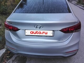 2019 Hyundai Solaris II, серебристый, 899000 рублей, вид 5