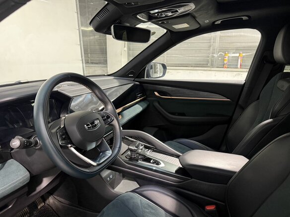 2023 Geely Monjaro I, синий, 3069800 рублей - вид 8