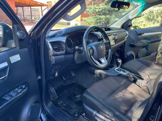 2018 Toyota Hilux VIII, чёрный, 3690000 рублей, вид 4