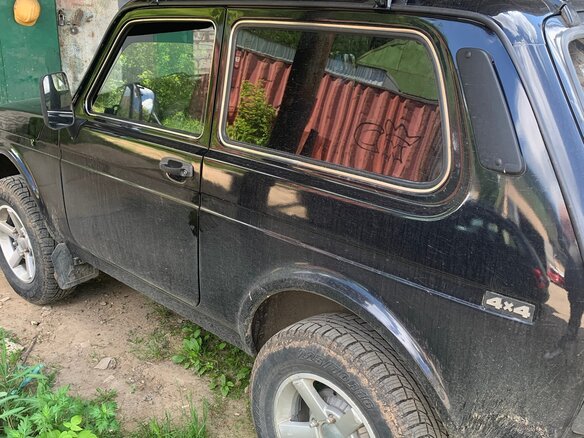 2001 Lada (ВАЗ) 2121 (4x4) I Рестайлинг, чёрный, 550000 рублей - вид 3