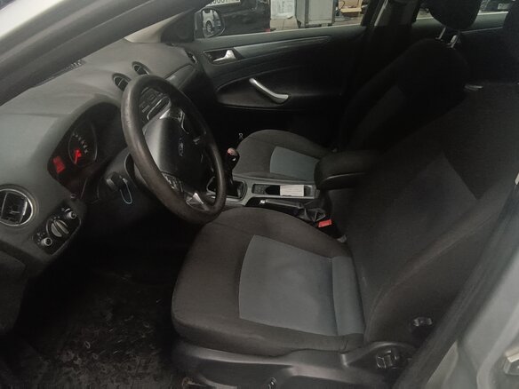 2012 Ford Mondeo IV Рестайлинг, серебристый, 470000 рублей - вид 9
