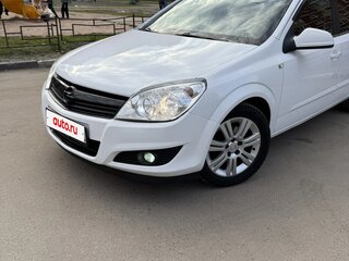 2012 Opel Astra H Рестайлинг, белый, 620000 рублей, вид 2