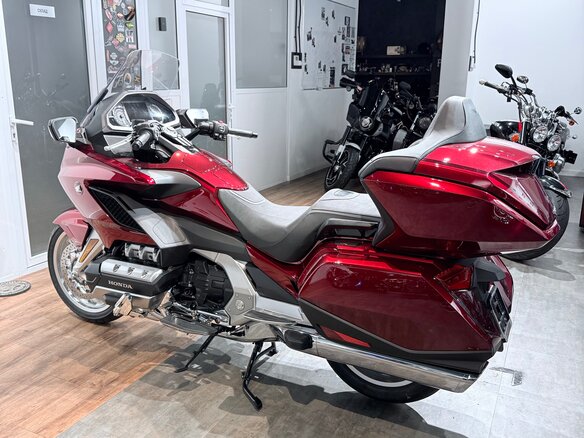 2023 Honda GL 1800 Gold Wing, красный - вид 8