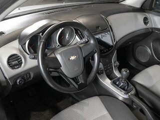 2013 Chevrolet Cruze I Рестайлинг, серебристый, 531500 рублей, вид 5