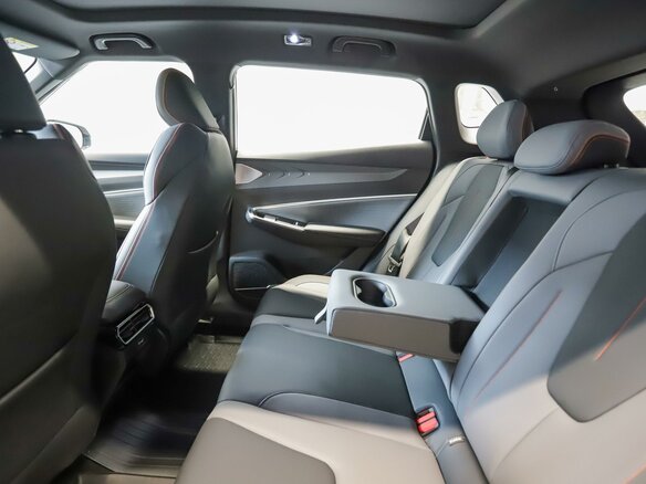 2026 Geely Cityray, серебристый, 3384990 рублей - вид 14
