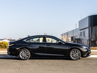 2025 Lexus ES 200 VII Рестайлинг 2, чёрный, 5400000 рублей, вид 4
