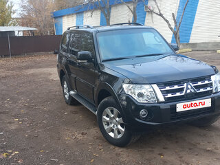 2012 Mitsubishi Pajero IV Рестайлинг 1, чёрный, 3000000 рублей, вид 3