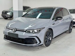 2023 Volkswagen Golf VIII, серый, 1590000 рублей, вид 1