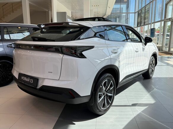 2026 Omoda C5 II, белый - вид 1